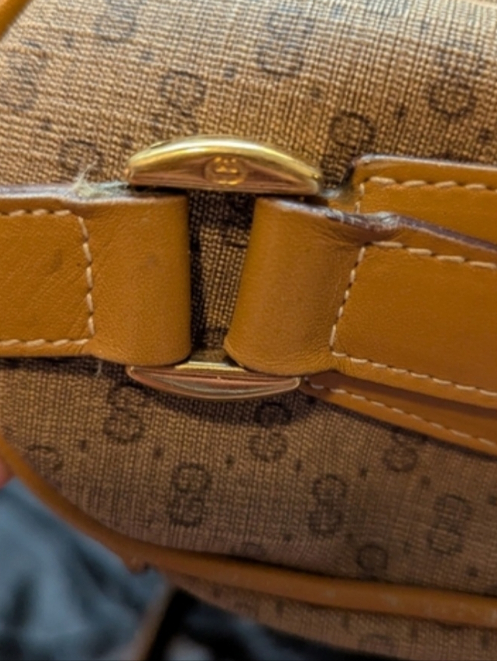 Authentic Gucci Brown GG Canvas & Tan Leather Shoulder Bag - Great Condition - Picture 10 of 14